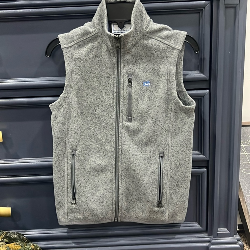 medium boys youth Vineyard Vines vest